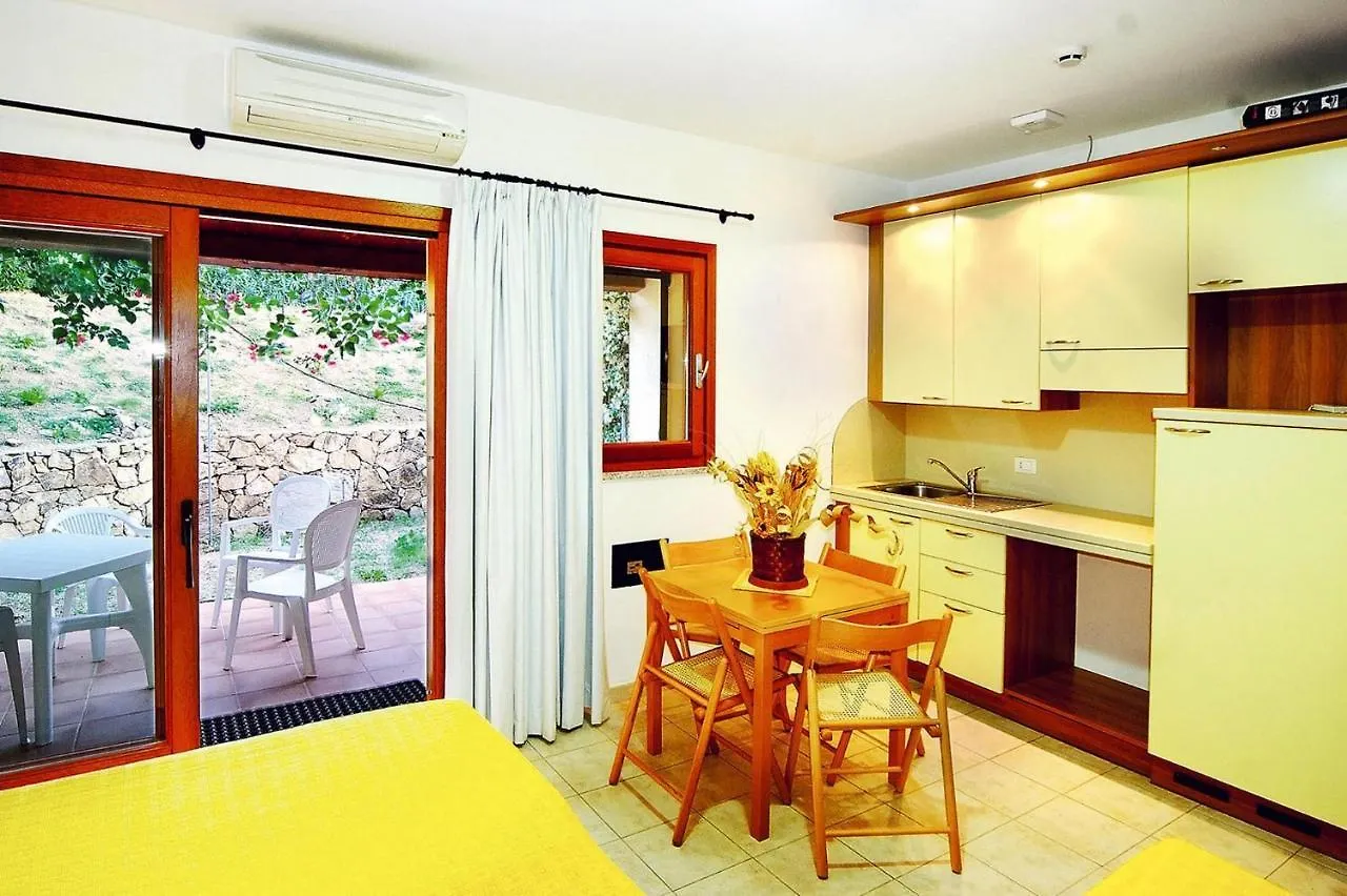 Apartment Holiday Residence Il Nido Dei Gabbiani, Porto Pollo Italien